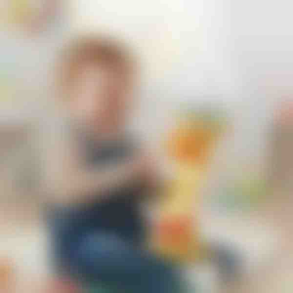 Διαδραστική λούτρινη καμηλοπάρδαλη | GIRADANCE